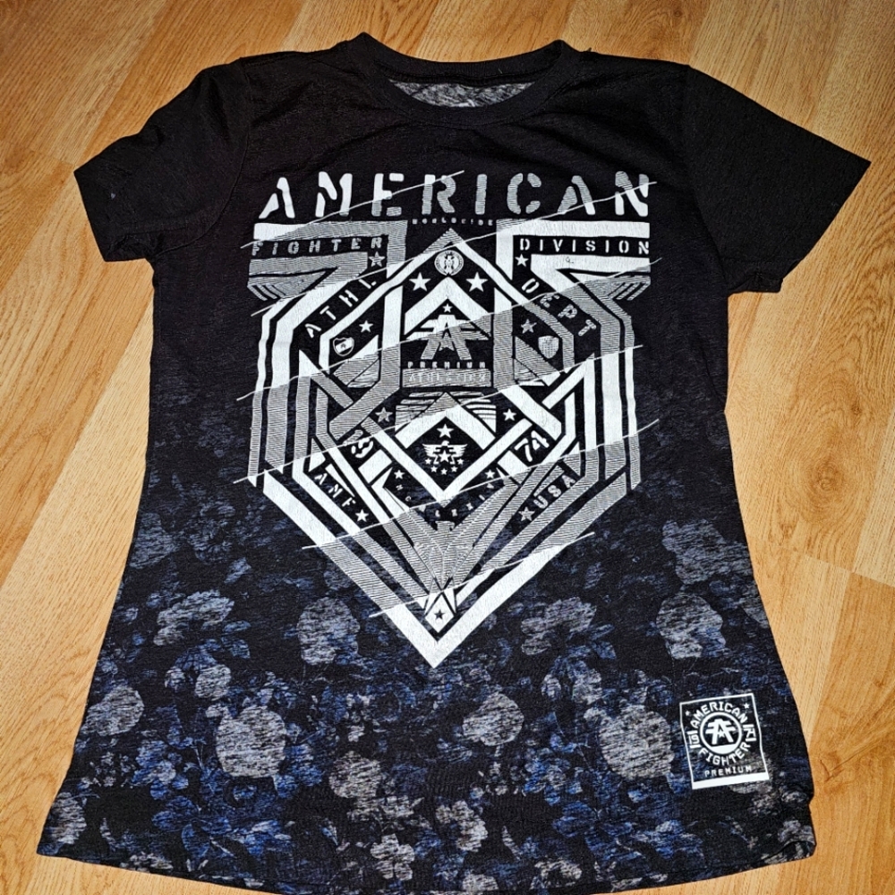 American Fighter Black and Gray Graphic Tee Ladies SM